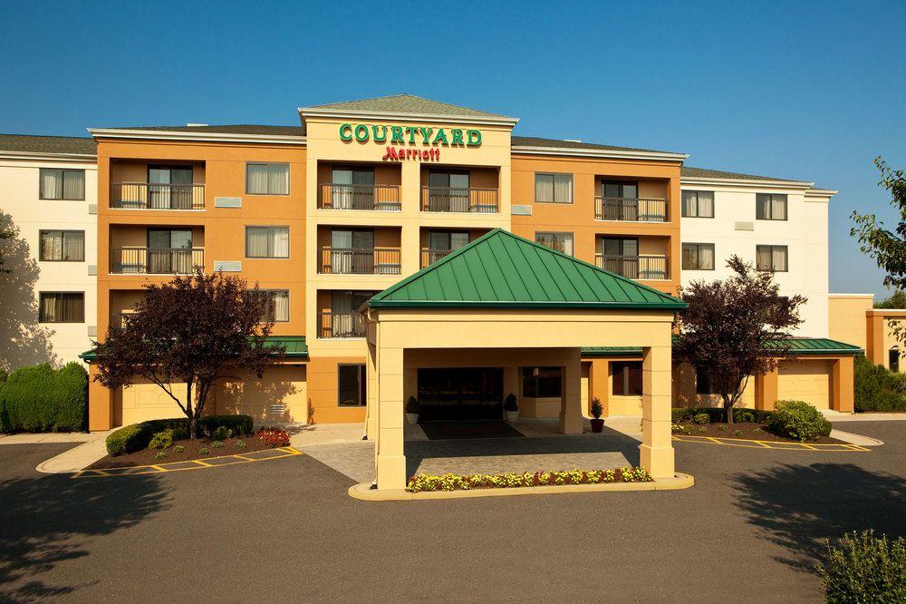 Готель Courtyard By Marriot Cranbury South Brunswick Екстер'єр фото