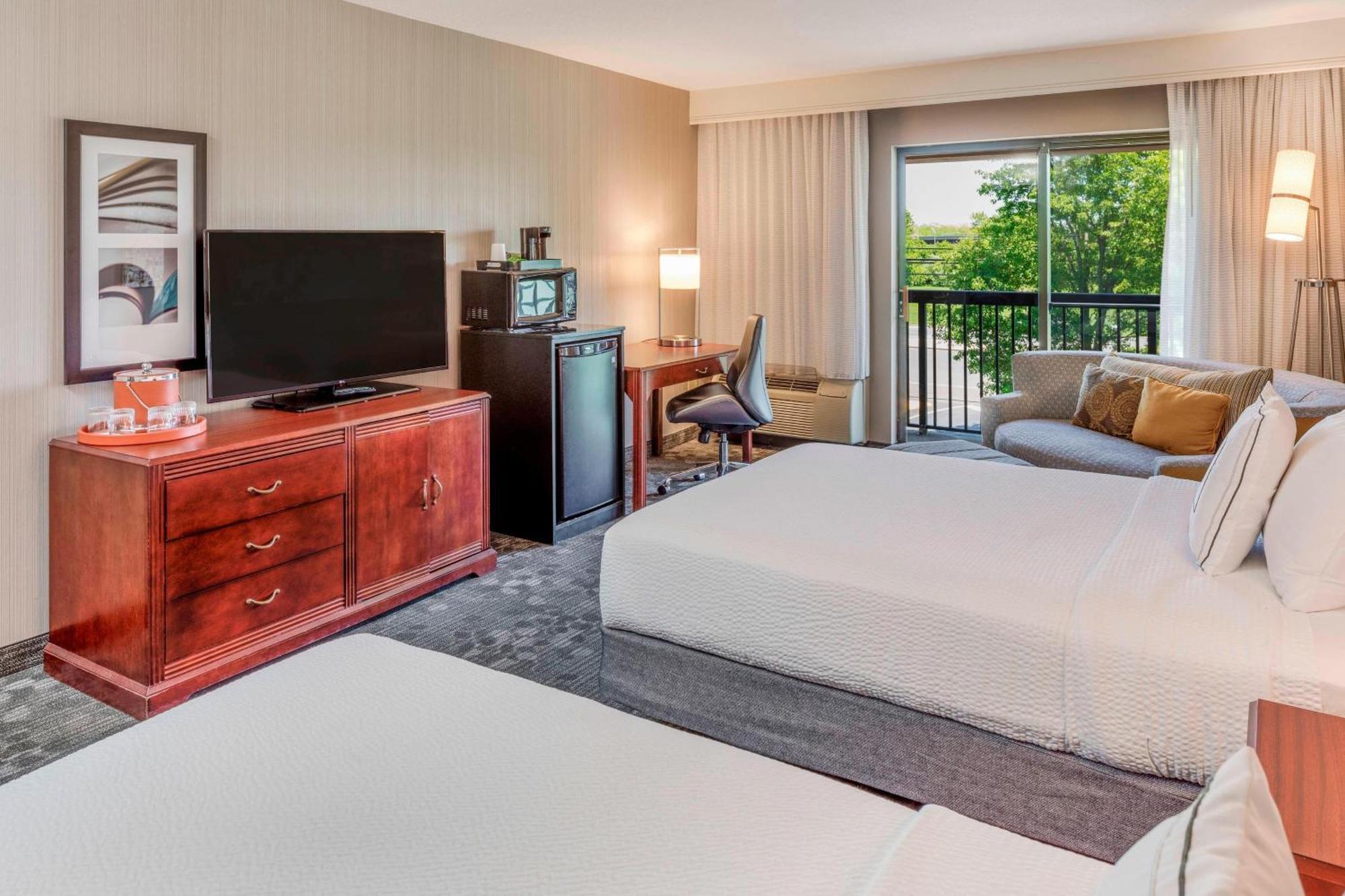 Готель Courtyard By Marriot Cranbury South Brunswick Екстер'єр фото